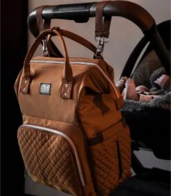NanaBeebi Luiertas Rugzak Met Verschoonmatje - Cognac - Inclusief Flessenwarmhouder - Kinderwagenhaken En Isoleervak -Babyproducten Winkel 1048x1200