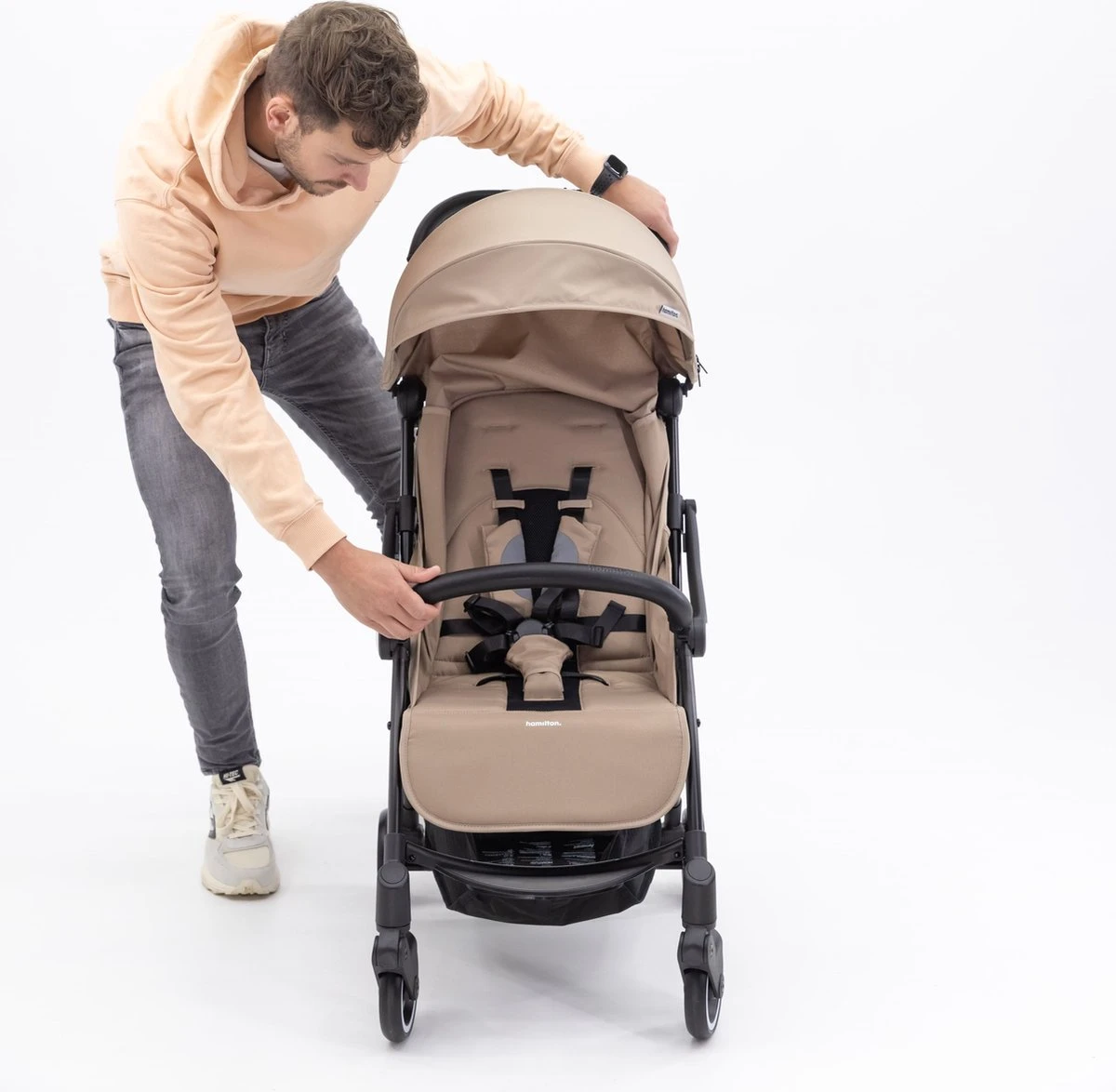 Hamilton By Yoop X1 Plus Buggy – Nieuw, Hoger, Uitgebreider 2023 Model – Premium Stroller Met One Hand Folding Technologie – Kaki – Lichte, Verstelbare En Wendbare Kinderwagen Met Vele Gemakken 9 Hamilton By Yoop X1 Plus Buggy – Nieuw, Hoger, Uitgebreider 2023 Model – Premium Stroller Met One Hand Folding Technologie – Kaki – Lichte, Verstelbare En Wendbare Kinderwagen Met Vele Gemakken - Afbeelding 9