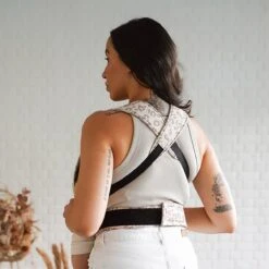 ROOKIE Baby Premium Draagzak- Design Buikdrager - Comfortabel En Ergonomisch - Pasgeboren Babydrager - Peuterdrager - Biologisch Katoen - Super Zacht - Unisex: Voor Mama En Papa (Leoprint Beige) -Babyproducten Winkel 1200x1198 11