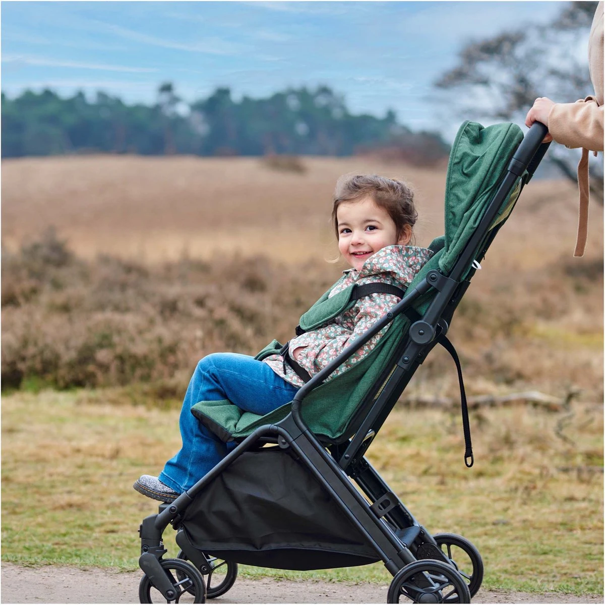 Prénatal Compact Buggy – Kinderwagen Met Boodschappenmand En Zonneklep - Traploos Verstelbare Wandelwagen – Inklapbaar Met 1 Hand - Plooibuggy Zwart 6 Prénatal Compact Buggy – Kinderwagen Met Boodschappenmand En Zonneklep - Traploos Verstelbare Wandelwagen – Inklapbaar Met 1 Hand - Plooibuggy Zwart - Afbeelding 6