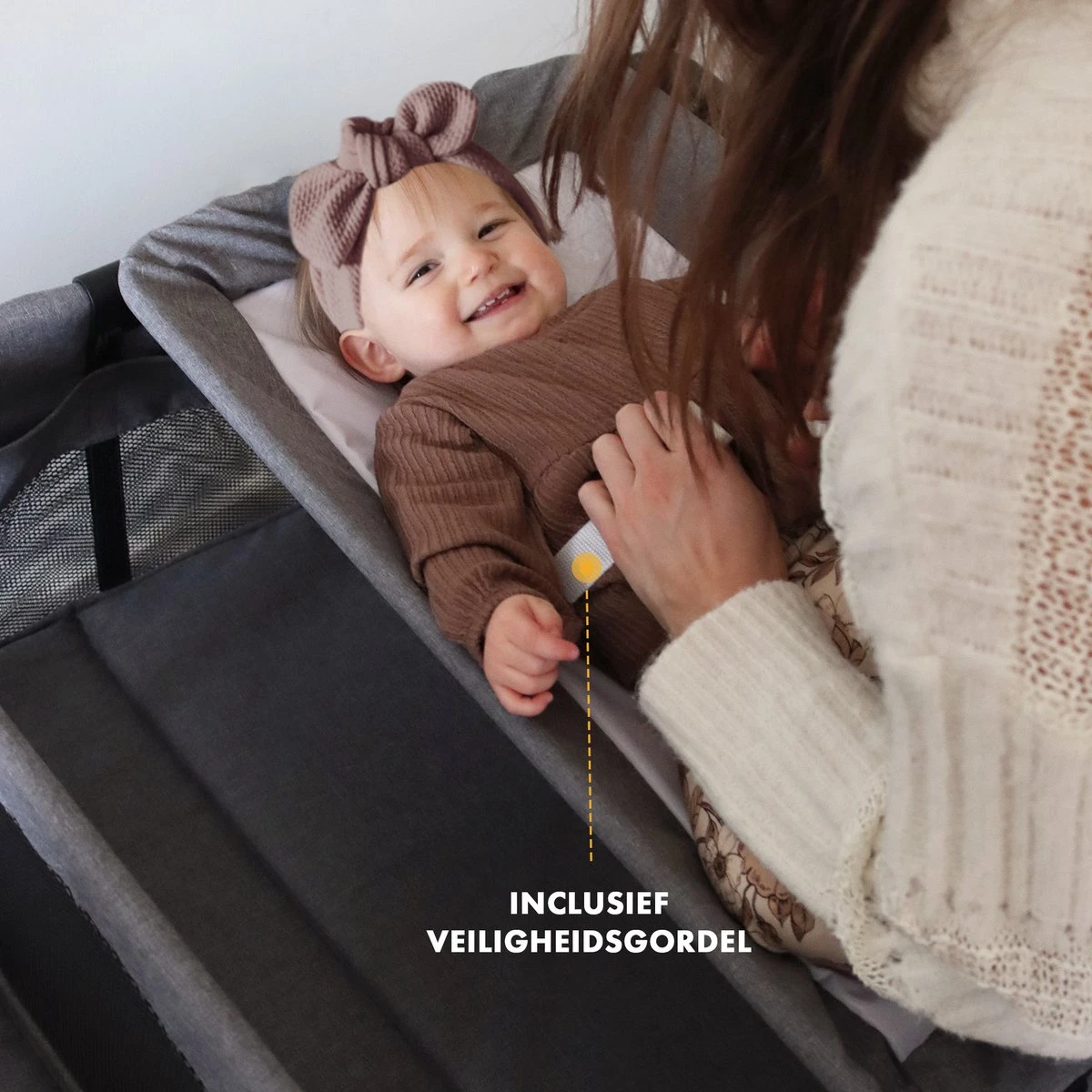 Deryan Luxe Campingbed Compleet - 120x60cm - Bodemverhoger - Verschoonblad - Opbergmand - Grijs 4 Deryan Luxe Campingbed Compleet - 120x60cm - Bodemverhoger - Verschoonblad - Opbergmand - Grijs - Afbeelding 4