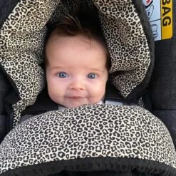 Ukje Voetenzak Baby Autostoel - Universeel - Geschikt Voor Maxi Cosi Cybex Doona - Superzacht Katoen - Zwart Wafel - Luipaard -Babyproducten Winkel 1200x1200 1576