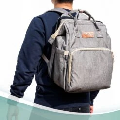 Luiertas Rugzak - Monx Luiertas Verzorgingstas Met Uitklapbaar Babybedje - Overzichtelijke Luierrugzak Extra Buggy En Kinderwagen Haken Inclusief Geïsoleerde Flessenhouder - Grijs -Babyproducten Winkel 1200x1200 218