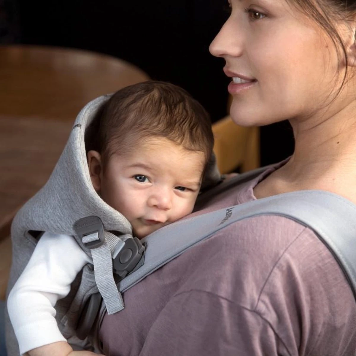 BabyBjörn Draagzak Mini - 3D Jersey - Lichtgrijs 9 BabyBjörn Draagzak Mini - 3D Jersey - Lichtgrijs - Afbeelding 9