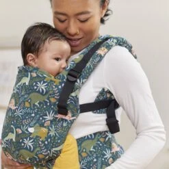 Tula Free To Grow - Draagzak Baby - Land Before Tula - Dino Print - Ergonomische Draagzak Voor Baby En Drager -Babyproducten Winkel 1200x1200 957