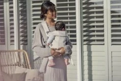 BabyBjörn Draagzak Mini - 3D Jersey - Lichtbeige -Babyproducten Winkel 1200x800 121