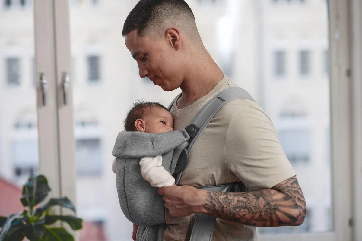 BabyBjörn Draagzak Mini - 3D Jersey - Lichtgrijs 5 BabyBjörn Draagzak Mini - 3D Jersey - Lichtgrijs - Afbeelding 5