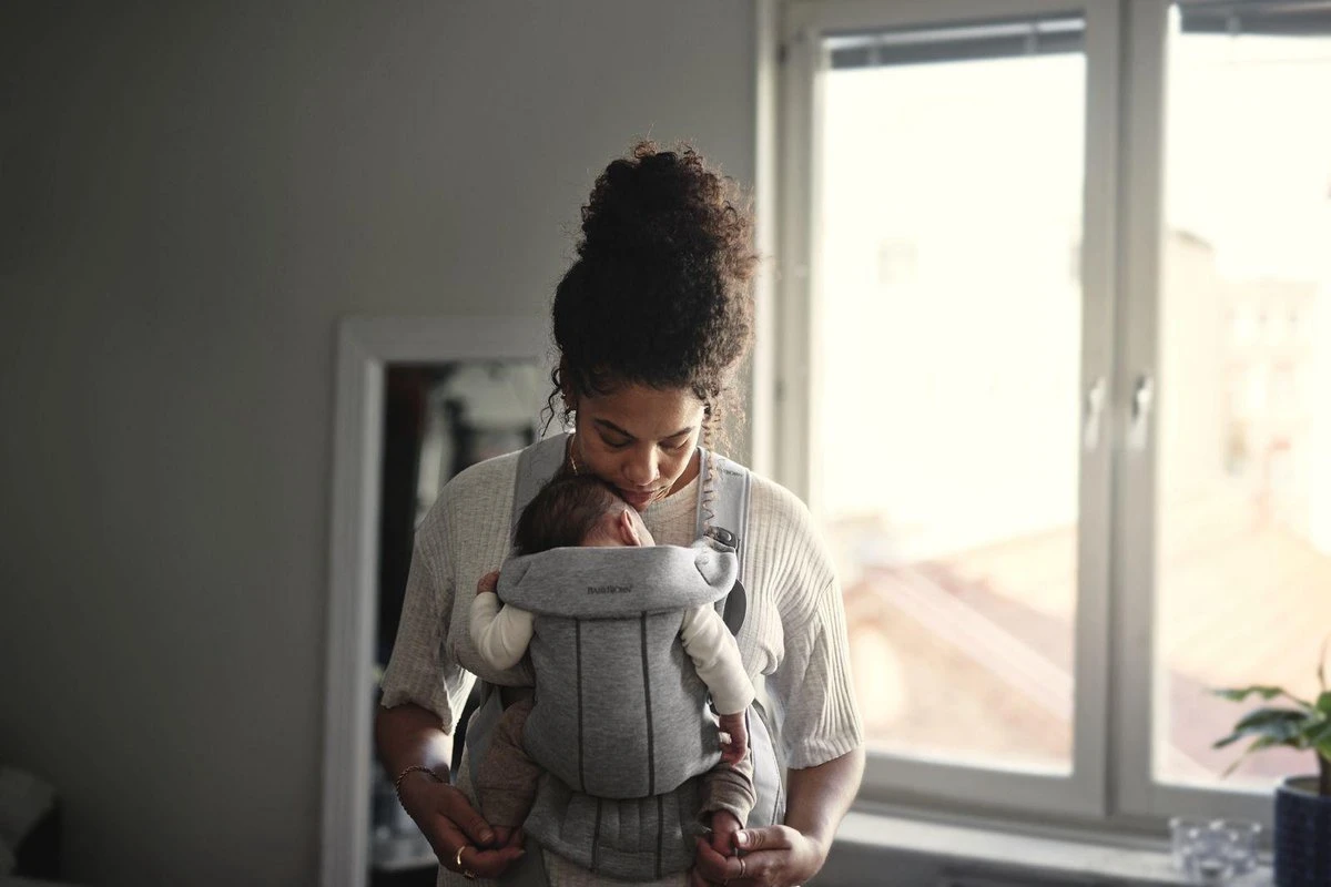 BabyBjörn Draagzak Mini - 3D Jersey - Lichtgrijs 6 BabyBjörn Draagzak Mini - 3D Jersey - Lichtgrijs - Afbeelding 6