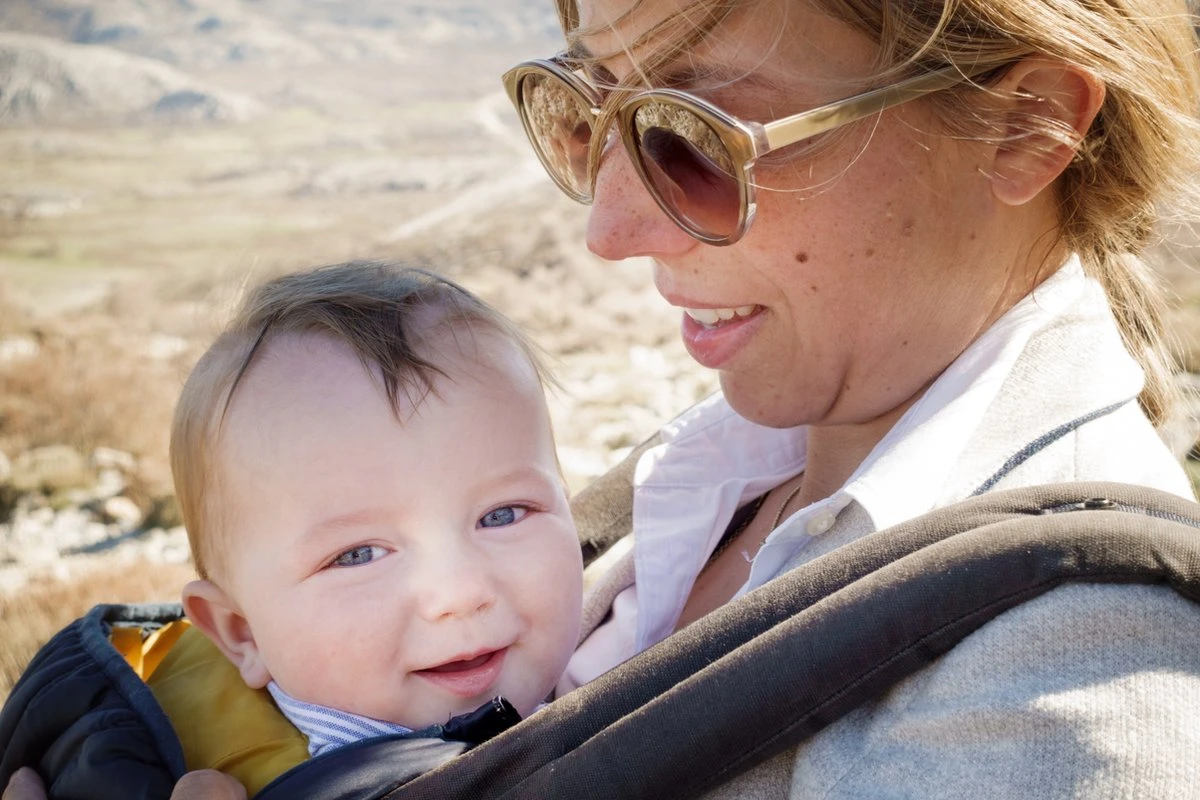 Praktische Draagzak Baby - Donkergrijs - Babydrager - Buikdrager En Rugdrager - Opbergtas Inbegrepen 7 Praktische Draagzak Baby - Donkergrijs - Babydrager - Buikdrager En Rugdrager - Opbergtas Inbegrepen - Afbeelding 7