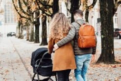 MOZZ Luiertas Rugzak Beautiful Backpack - Cognac -Babyproducten Winkel 1200x800 43