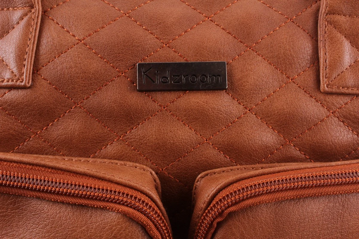 Kidzroom Vision Of Love Luiertas - Bruin - Verschoonmatje - Versteldbare Schouderband 17 Kidzroom Vision Of Love Luiertas - Bruin - Verschoonmatje - Versteldbare Schouderband - Afbeelding 17