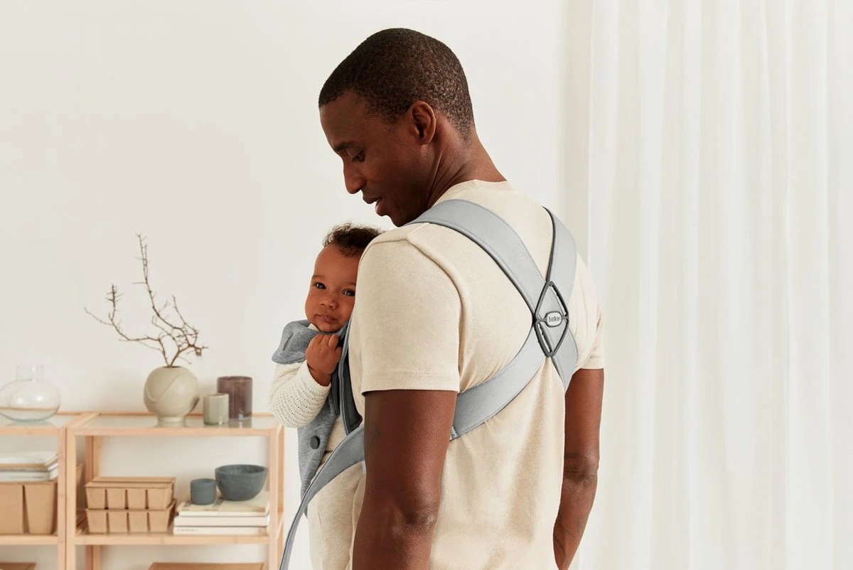 BabyBjörn Draagzak Mini - 3D Jersey - Lichtgrijs 2 BabyBjörn Draagzak Mini - 3D Jersey - Lichtgrijs - Afbeelding 2