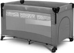 Reisbedje Met Wielen - Logeerbed - Vakantie Bed - Campingbedje - Drop Down Side -Babyproducten Winkel 1200x849 3