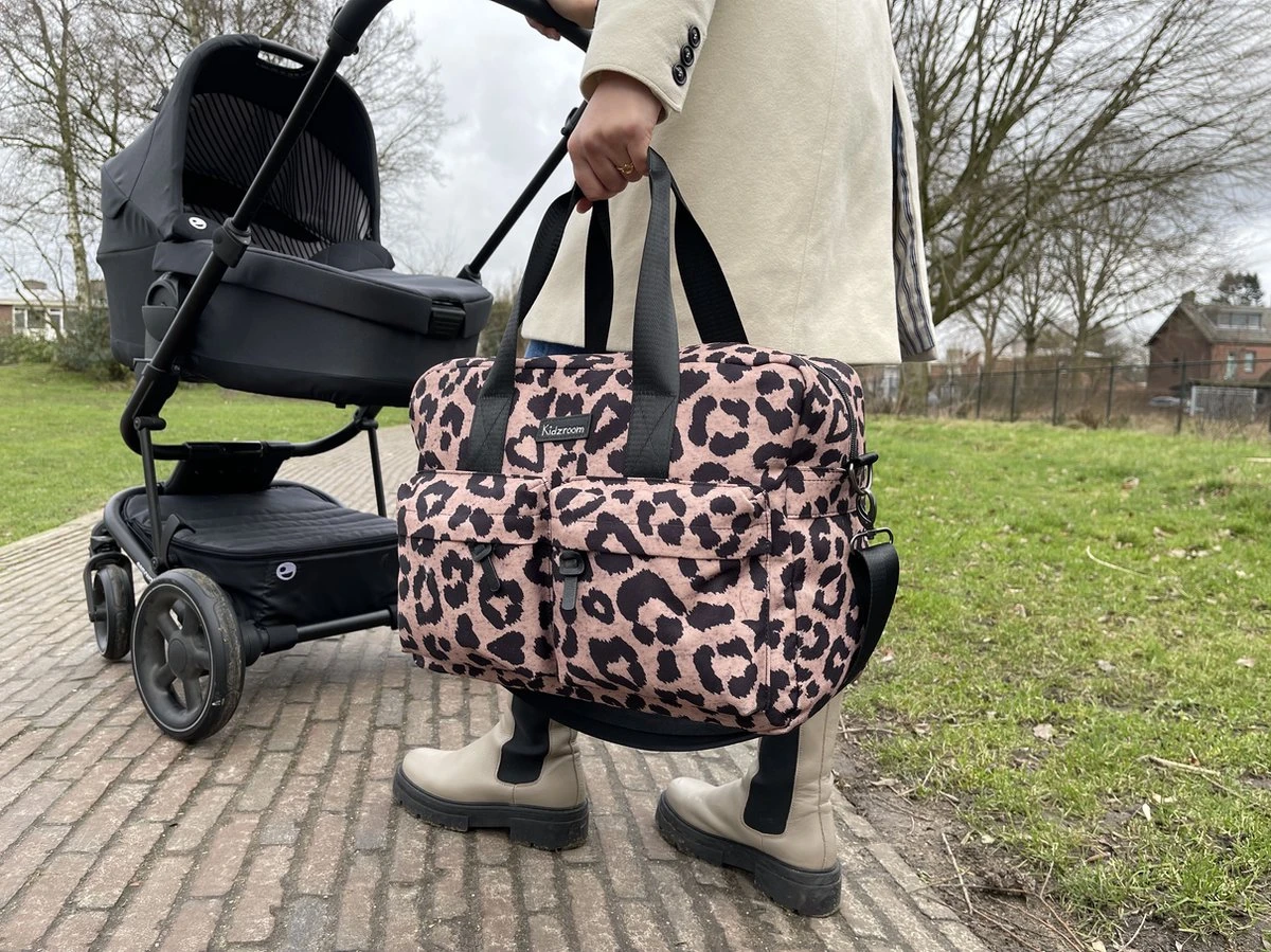 Kidzroom Gorgeous Luiertas - Bruin - Ophanglussen Kinderwagen - Verschoonmatje - Verstelbare Schouderband 7 Kidzroom Gorgeous Luiertas - Bruin - Ophanglussen Kinderwagen - Verschoonmatje - Verstelbare Schouderband - Afbeelding 7