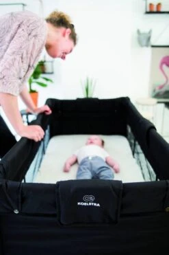 Koelstra Travelsleeper Campingbedje - Met Verhoger - Zwart 10 Koelstra Travelsleeper Campingbedje - Met Verhoger - Zwart -Babyproducten Winkel 799x1200 112