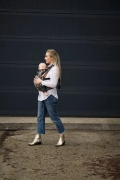 Pure Baby Love - Draagzak - Cross & Go - Panter Zwart - Maat 44/50 - 74 -Babyproducten Winkel 799x1200 74