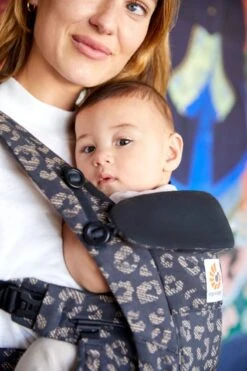 Ergobaby Omni Dream Draagzak - Black Leopard - Ergonomische Baby Draagzak Voor Baby En Drager -Babyproducten Winkel 799x1200 79