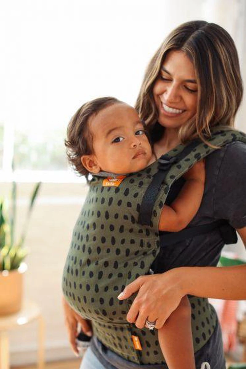 Tula Free To Grow Emerge Ergonomische Draagzak - Vanaf ‘geboorte’ Te Gebruiken - Makkelijk Verstelbaar - Comfortabel Voor Ouder En Kind 6 Tula Free To Grow Emerge Ergonomische Draagzak - Vanaf ‘geboorte’ Te Gebruiken - Makkelijk Verstelbaar - Comfortabel Voor Ouder En Kind - Afbeelding 6
