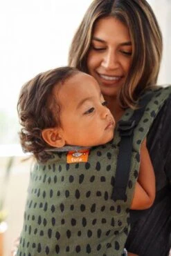 Tula Free To Grow Emerge Ergonomische Draagzak - Vanaf ‘geboorte’ Te Gebruiken - Makkelijk Verstelbaar - Comfortabel Voor Ouder En Kind 13 Tula Free To Grow Emerge Ergonomische Draagzak - Vanaf ‘geboorte’ Te Gebruiken - Makkelijk Verstelbaar - Comfortabel Voor Ouder En Kind -Babyproducten Winkel 799x1200 84