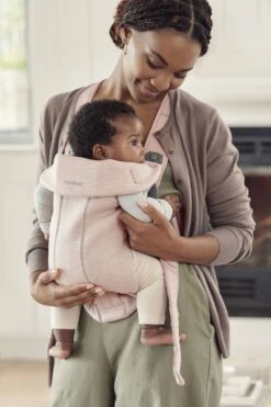 BabyBjörn Draagzak Mini - 3D Jersey - Lichtroze 17 BabyBjörn Draagzak Mini - 3D Jersey - Lichtroze -Babyproducten Winkel 800x1200 111