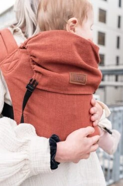 ByKay - Draagzak - Click Carrier Classic - Linnen Rusty Brown -Babyproducten Winkel 800x1200 119