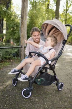Hamilton By Yoop X1 Plus Buggy – Nieuw, Hoger, Uitgebreider 2023 Model – Premium Stroller Met One Hand Folding Technologie – Kaki – Lichte, Verstelbare En Wendbare Kinderwagen Met Vele Gemakken 32 Hamilton By Yoop X1 Plus Buggy – Nieuw, Hoger, Uitgebreider 2023 Model – Premium Stroller Met One Hand Folding Technologie – Kaki – Lichte, Verstelbare En Wendbare Kinderwagen Met Vele Gemakken -Babyproducten Winkel 800x1200 166