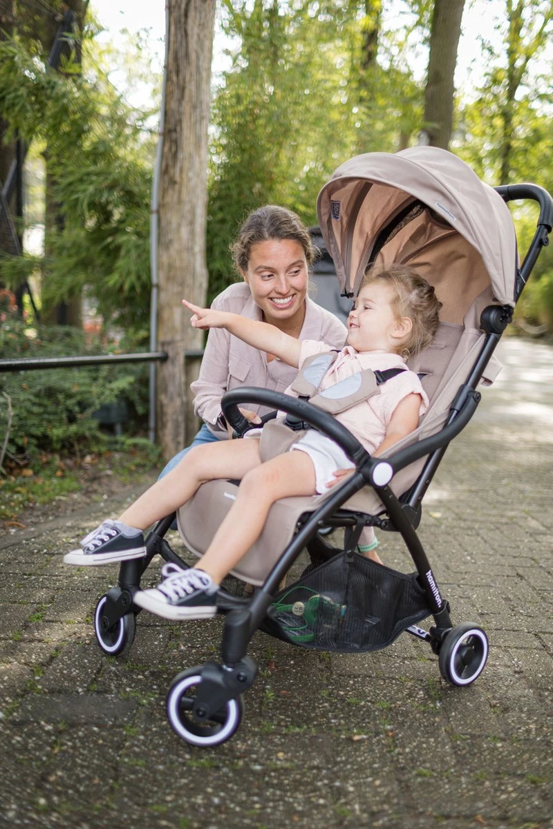 Hamilton By Yoop X1 Plus Buggy – Nieuw, Hoger, Uitgebreider 2023 Model – Premium Stroller Met One Hand Folding Technologie – Kaki – Lichte, Verstelbare En Wendbare Kinderwagen Met Vele Gemakken 14 Hamilton By Yoop X1 Plus Buggy – Nieuw, Hoger, Uitgebreider 2023 Model – Premium Stroller Met One Hand Folding Technologie – Kaki – Lichte, Verstelbare En Wendbare Kinderwagen Met Vele Gemakken - Afbeelding 14
