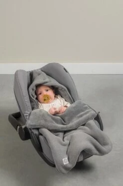 Jollein Voetenzak Voor Autostoel & Kinderwagen - Basic Knit - Stone Grey -Babyproducten Winkel 800x1200 188
