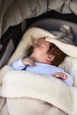 Jollein Voetenzak Voor Autostoel & Kinderwagen - Bliss Knit - Nougat -Babyproducten Winkel 800x1200 195