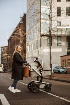 Snoozzz Luiertas Luxe Verzorgingstas – Inclusief Uitneembare Tas Organizer Met Thermovak, Stroller Hooks En Verschoningsmatje - Cognac -Babyproducten Winkel 800x1200 62