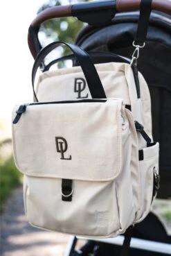 Deryan Luiertas Rugzak Met Verschoonmatje - Inclusief Flessenwarmhouder - Kinderwagenhaken En Isoleervak - Cream -Babyproducten Winkel 804x1200 6