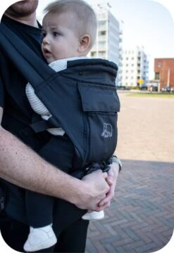 Deryan Pack Luxe Ergonomische Draagzak - Babydrager + Opbergvakjes - Zwart -Babyproducten Winkel 824x1200 6