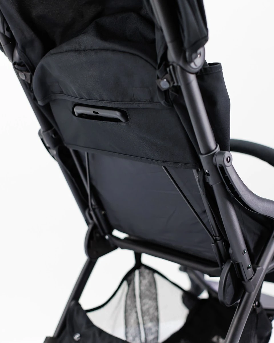 Hamilton By Yoop S1 Plus Buggy Met Monteerbare Premium Wieg – Nieuwer En Hoger 2023 Model - Stroller Met One Hand Folding Technologie – Zwart/Antraciet - Licht, Verstelbaar, Wendbaar - Geschikt Van 0 Maanden Tot 4 Jaar 7 Hamilton By Yoop S1 Plus Buggy Met Monteerbare Premium Wieg – Nieuwer En Hoger 2023 Model - Stroller Met One Hand Folding Technologie – Zwart/Antraciet - Licht, Verstelbaar, Wendbaar - Geschikt Van 0 Maanden Tot 4 Jaar - Afbeelding 7